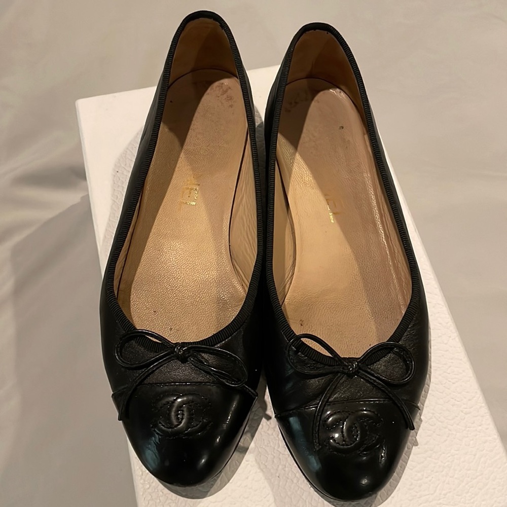 Chanel ballet flat size 37 black